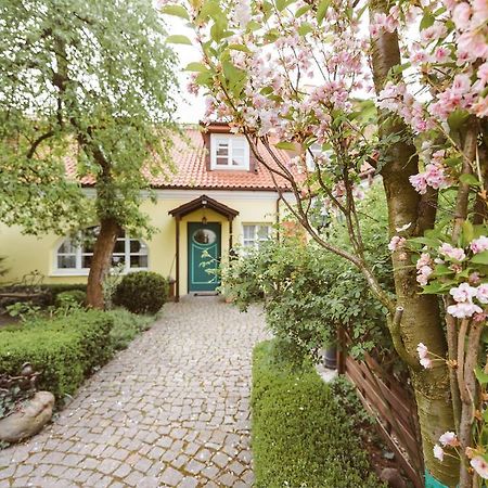 The Secret Garden Boutique B&B Vilnius Kültér fotó